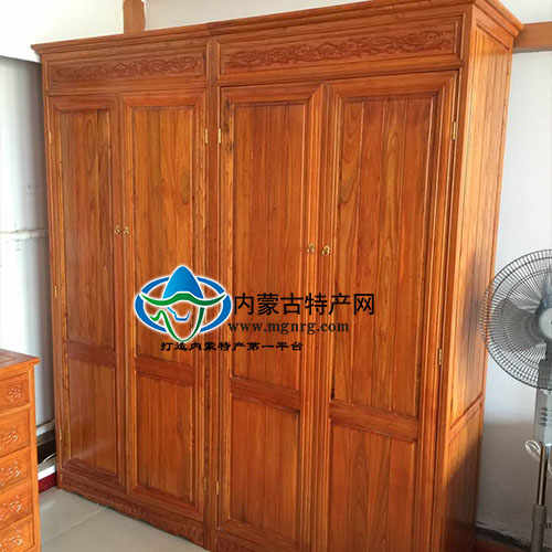 內(nèi)蒙古蒙族實(shí)木衣柜